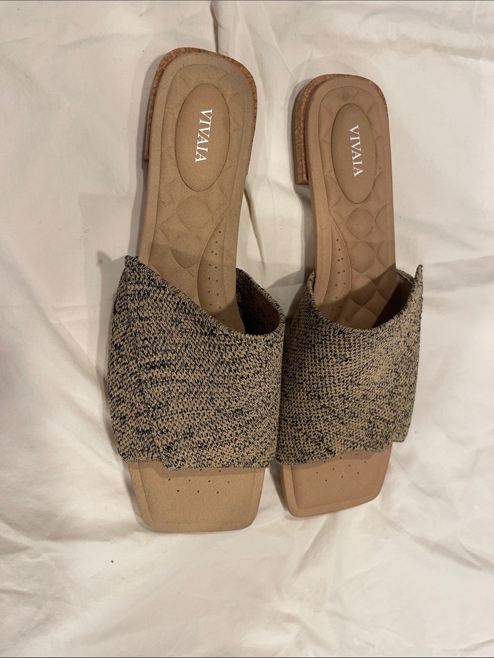 Like New Vivaia Beige Knit Slide Sandals - Neutral Comfort